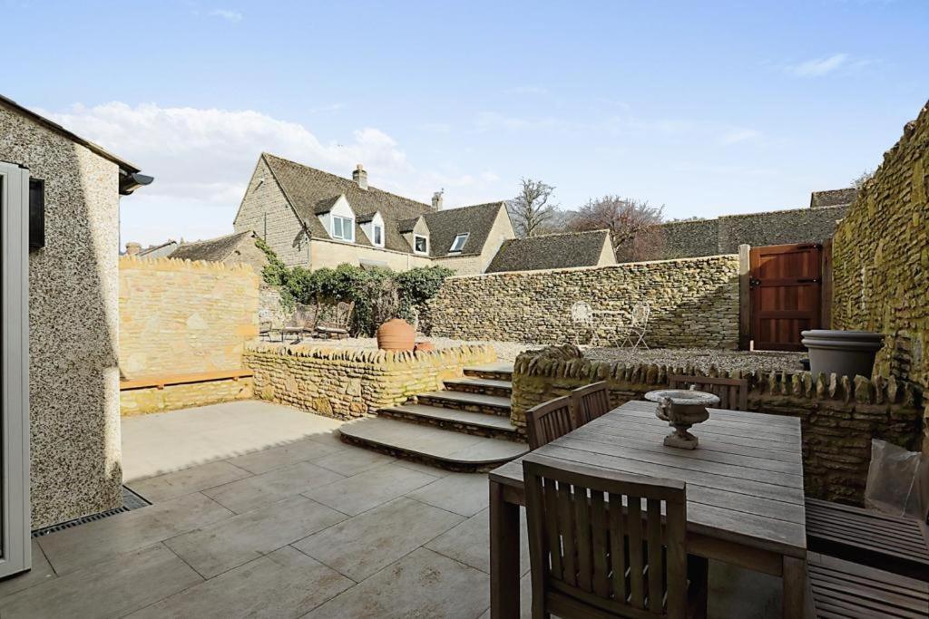 Luxury Cotswold Cottage With Hot Tub In Stow On The Wold! Luaran gambar