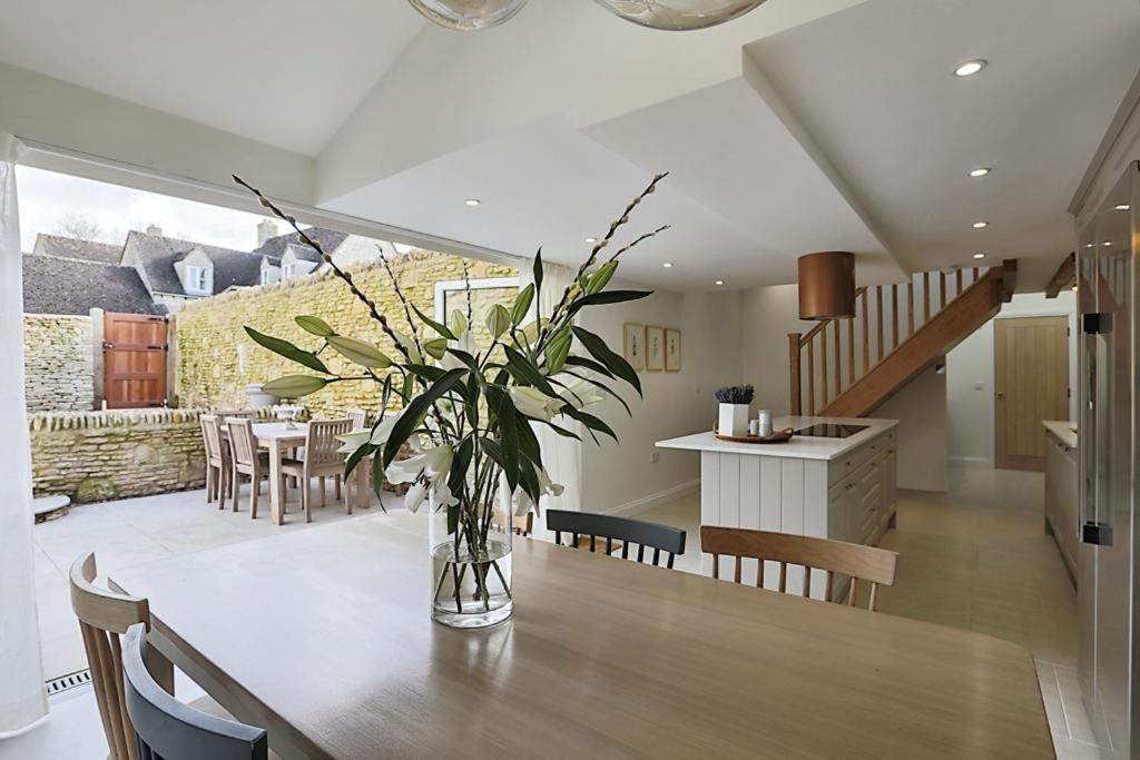 Luxury Cotswold Cottage With Hot Tub In Stow On The Wold! Luaran gambar